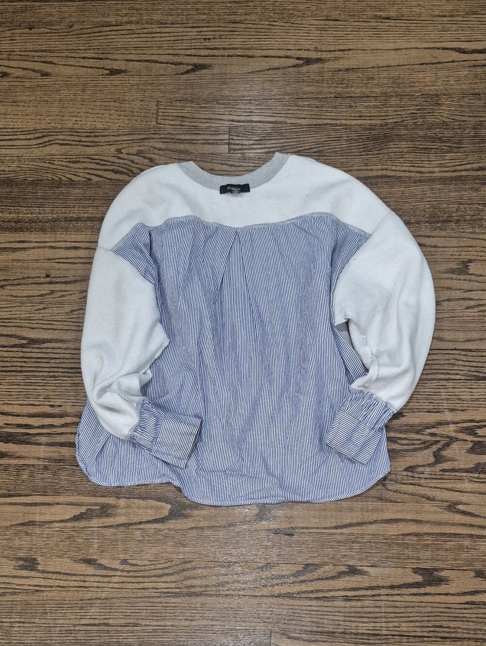 Forever 21+ Gray Layered Shirt Hem Sweatshirt Blue White Stripe Pullover Size 1X - Picture 8 of 9
